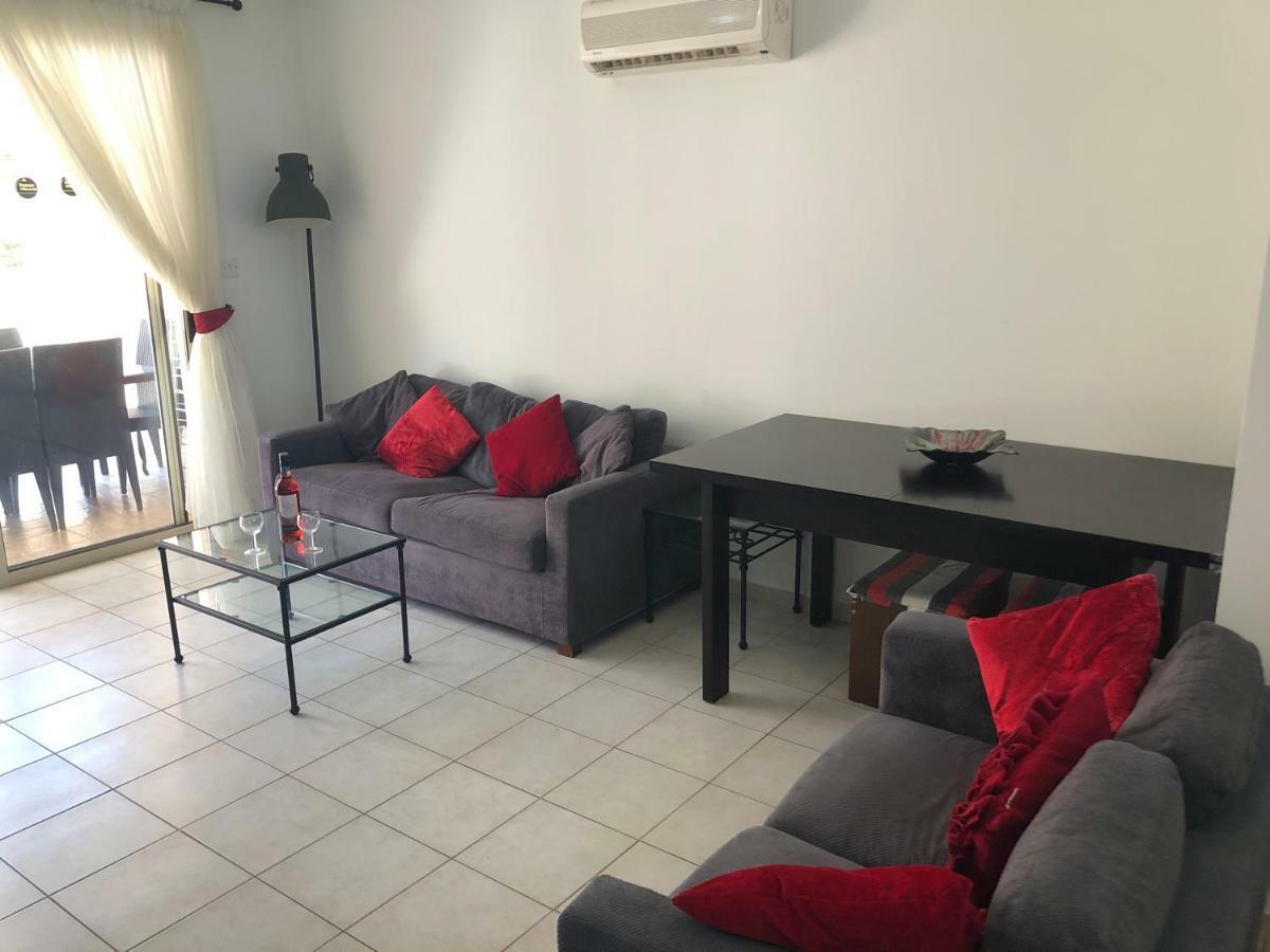 Royal Seacrest Apartment Пафос Екстер'єр фото
