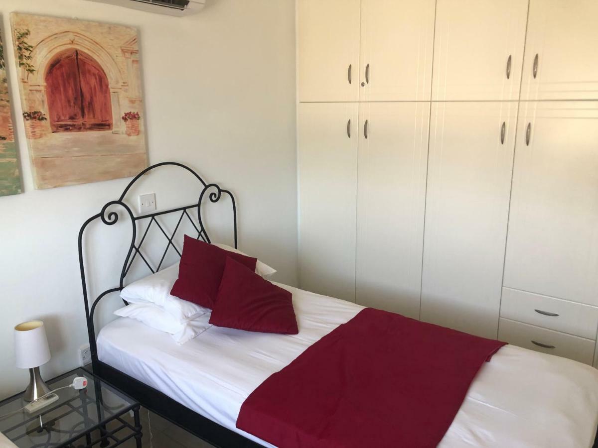 Royal Seacrest Apartment Пафос Екстер'єр фото