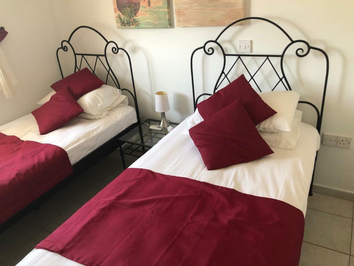 Royal Seacrest Apartment Пафос Екстер'єр фото