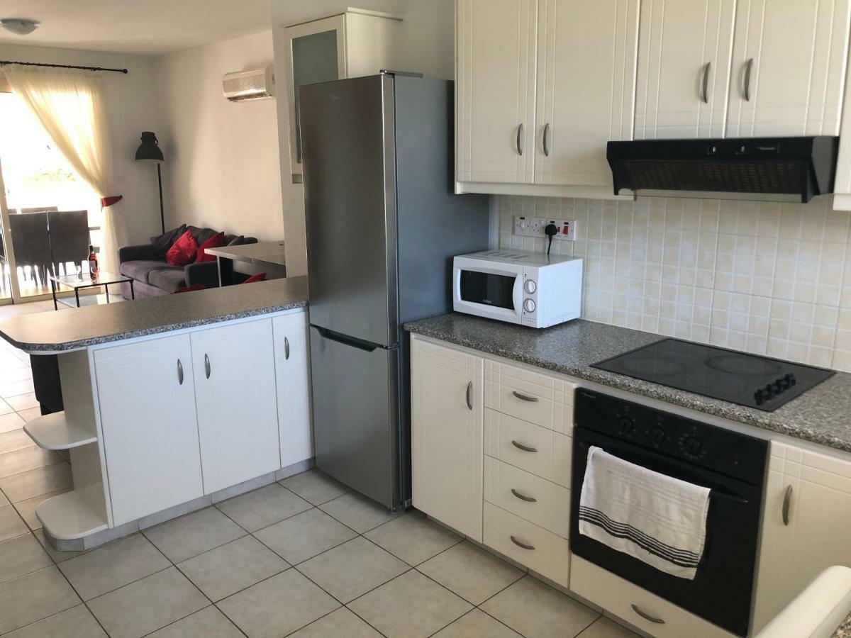 Royal Seacrest Apartment Пафос Екстер'єр фото